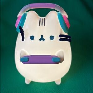 Official Pusheen Gamer Night Light Lamp 7” 
Use with batteries you supply or usb